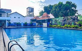 RedDoorz at Hotel Tampiarto Probolinggo Jawa Timur